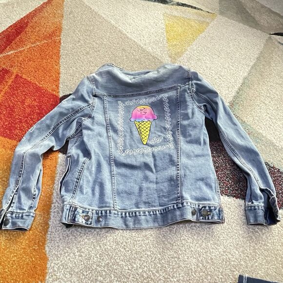 Peanuts Global Artist AVAF Denim Jean Jacket Stretch Charlie Brown Graphic Sz M - Picture 6 of 6